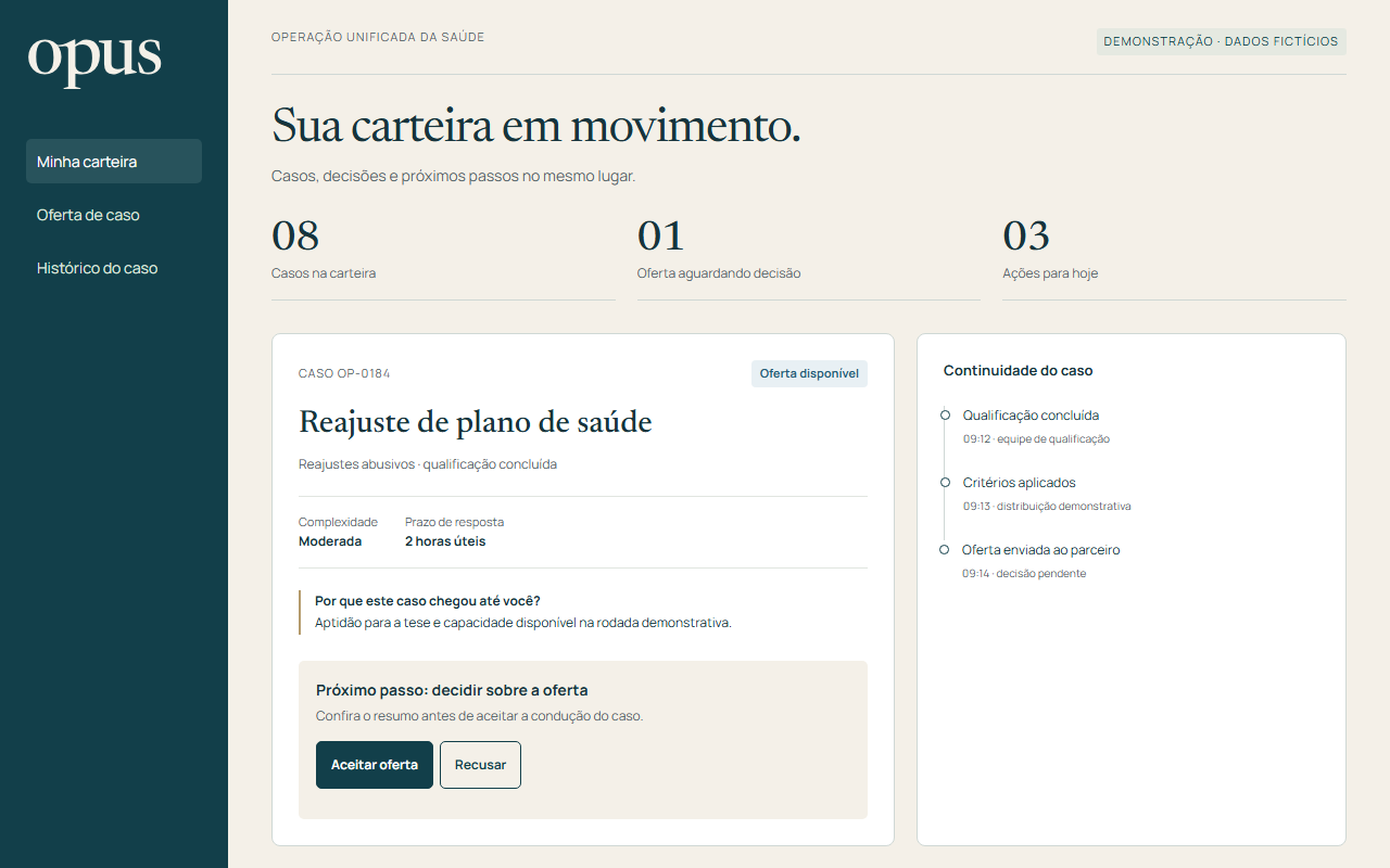 Mockup desktop da Opus com oferta de caso e histórico